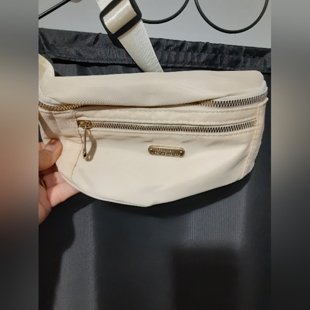 Fashion Kingpin Creations New Cream Fanny Pack Mini Bag - Picture 2 of 6
